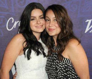 Ariel Winter with her sister, Shanelle Gray