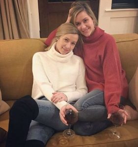 Chelsea Kilgore with her sister Kylee