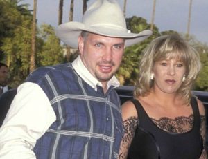 Sandy Mahl with her ex-husband (Garth Brooks)