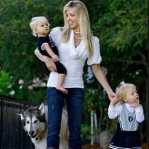 Layla Kiffin with her childrens