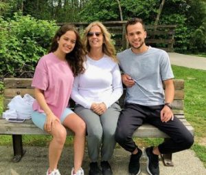 Aryana Engineer with her mother, Anne and brother