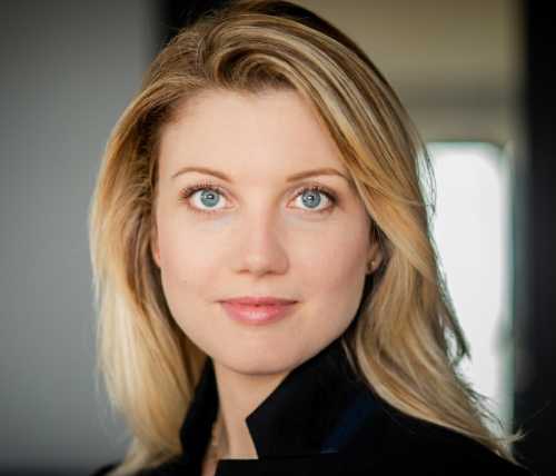 Nicki Clyne