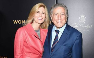 Tony Bennett with his wife, Susan Crow