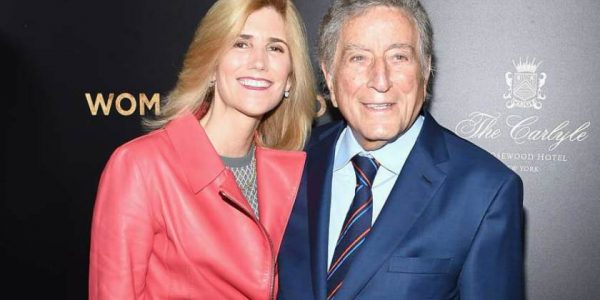 Tony Bennett with his wife, Susan Crow