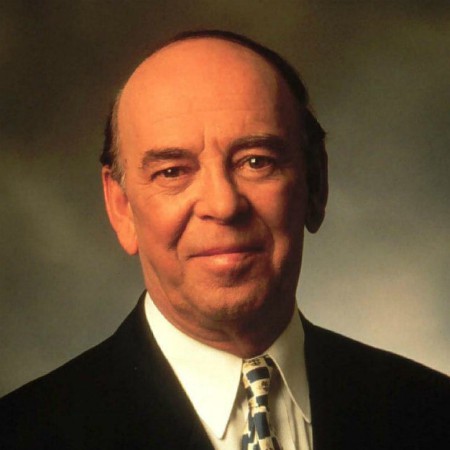 Bob Cole Wiki, Age, Net Worth 2022, Salary, Wife, Child, Family, Height Bob Cole Wiki, Age, Net Worth 2022, Salary, Wife, Child, Family, Height