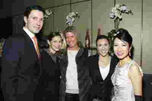 Nicole along with her husband and others