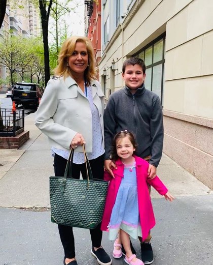 Melissa Francis with her children