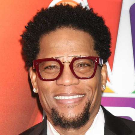 D.L. Hughley Bio, Age, Net Worth 2022, Wife, Kids, Height