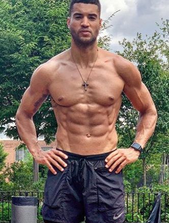 Model Devin Goda
