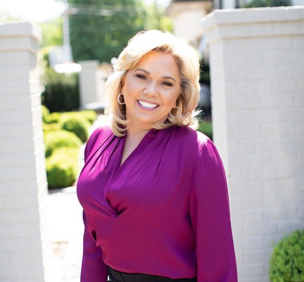 Julie Chrisley Wiki, Age, Net Worth, Salary, Husband, Kids, Height