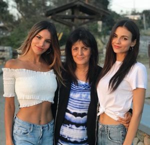 Madison Reed with her mother and sister