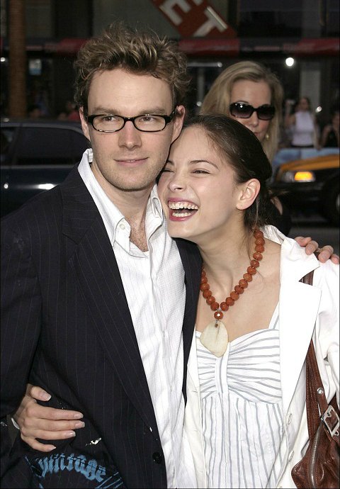  Mark Hildreth with his girlfriend, Kristin  Kreuk 