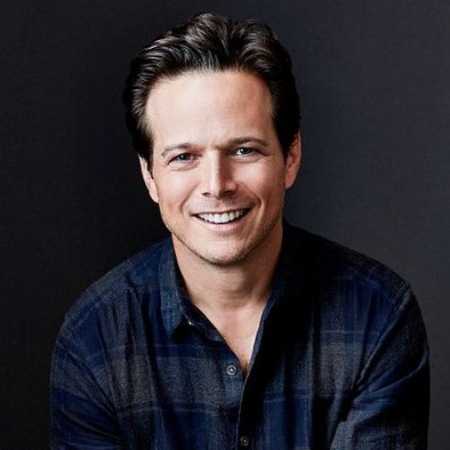 Next photo of Scott Wolf