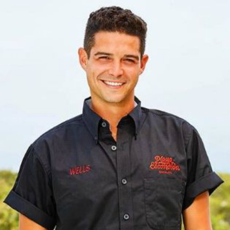 Who is Wells Adams? Check out his Biography and Personal Life