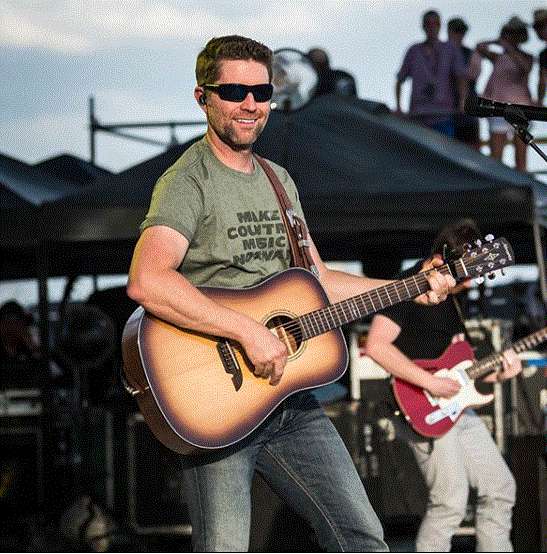 Who is Josh Turner Wife? His Bio, Net Worth 2022, Kids, Height
