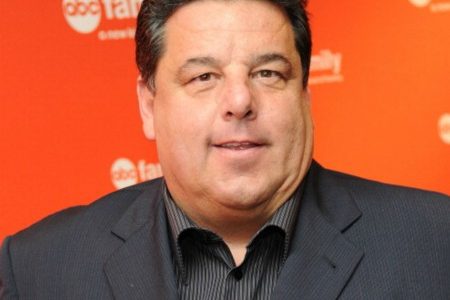 Steve Schirripa