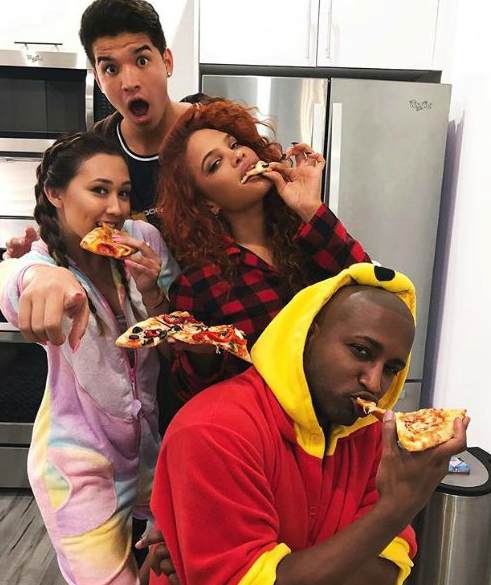 Andrea Brooks chilling with her friends
