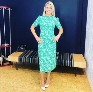 What is Rebecca Lowe Salary? English reporter become the US's face