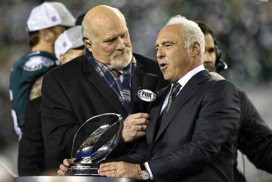 Terry Bradshaw taking interview