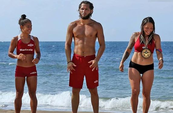Jorge Masvidal along side his co-competitor in the show