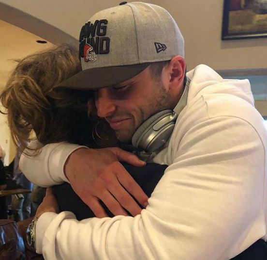 Baker Mayfield hugging his mother, Gina Mayfield