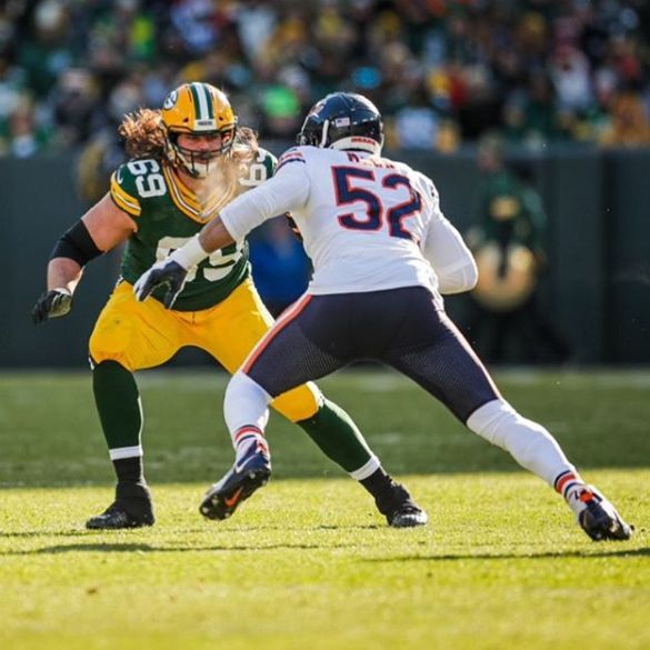 David Bakhtiari playing for his team