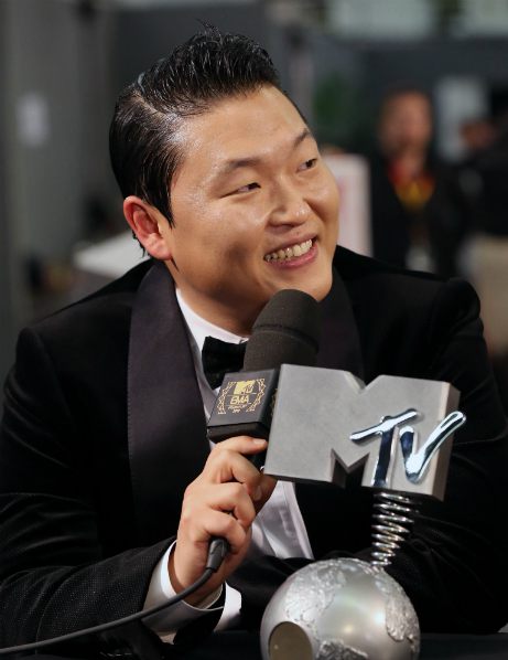 Yoo Hye Yeon's husband, Psy giving a speech