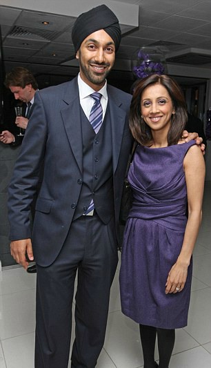 Riz Lateef with a mysterious guy