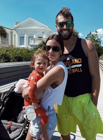 Taylor Monaco with her husband Michael & daughter