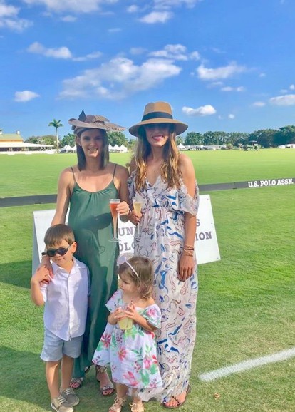 Renee Satterthwaite clicking picture with sister & kids