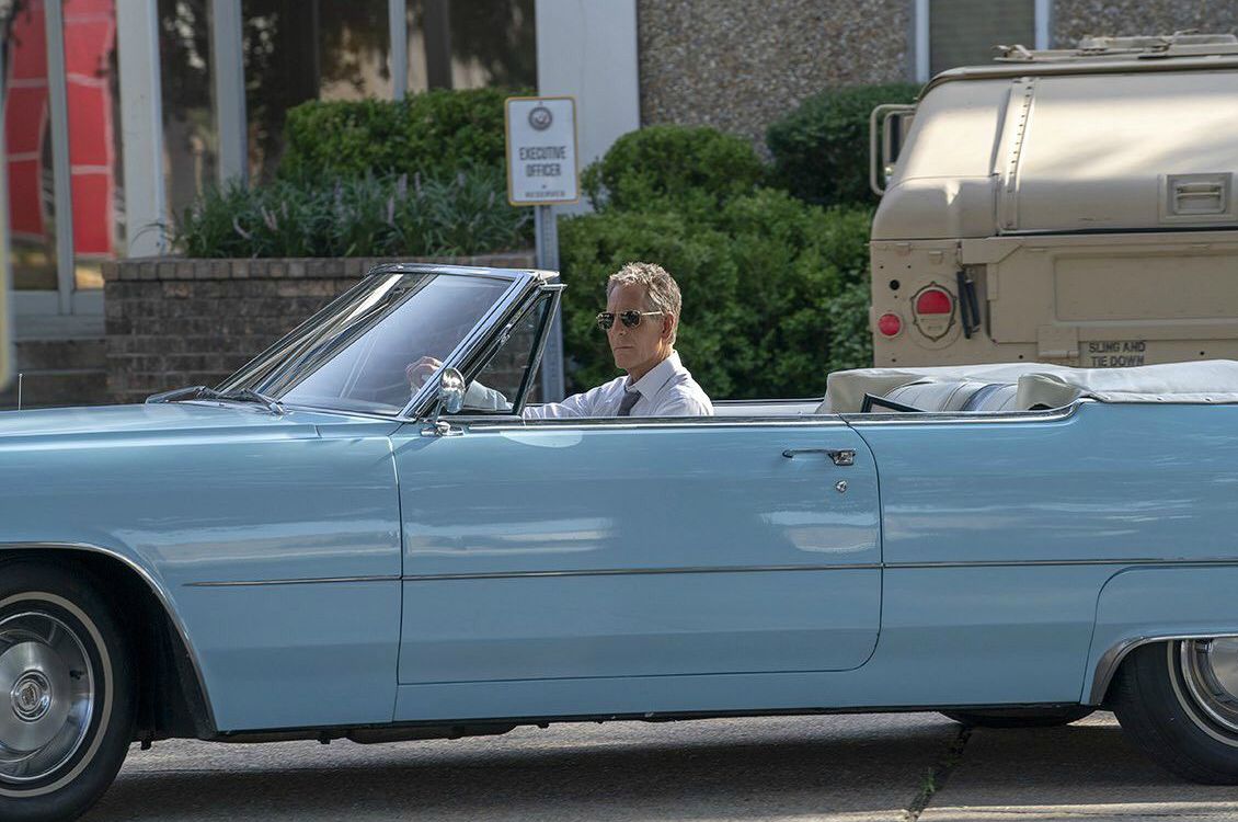 Krista Neumann ex-marido Scott dirigindo o carro's ex-husband Scott driving the car