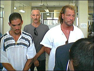 Maui's ex-husband Leland along with brother & father