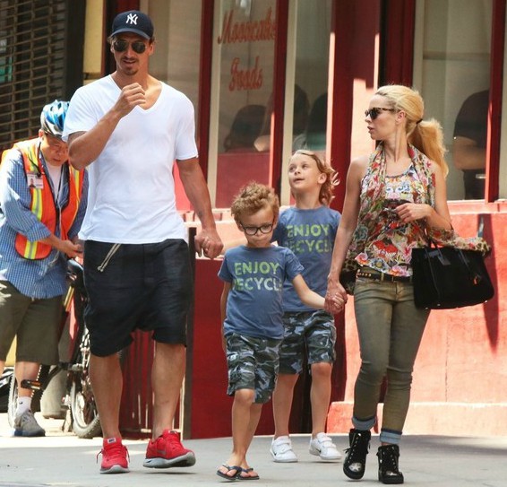 Helena Seger with her partner Zlatan Ibrahimovic & kids walking together