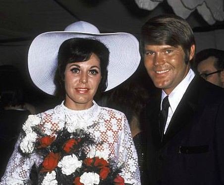 Sarah Barg's ex-husbandGlen Campbell and wife Billie Jean Nunley during Honor America Day at Washington