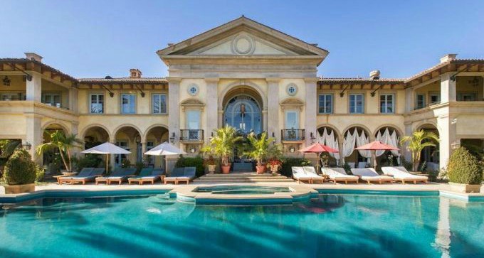 Melissa Mascari's husband George Santo Pietro's villa