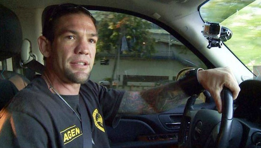 Maui's ex-husband Leland driving the car