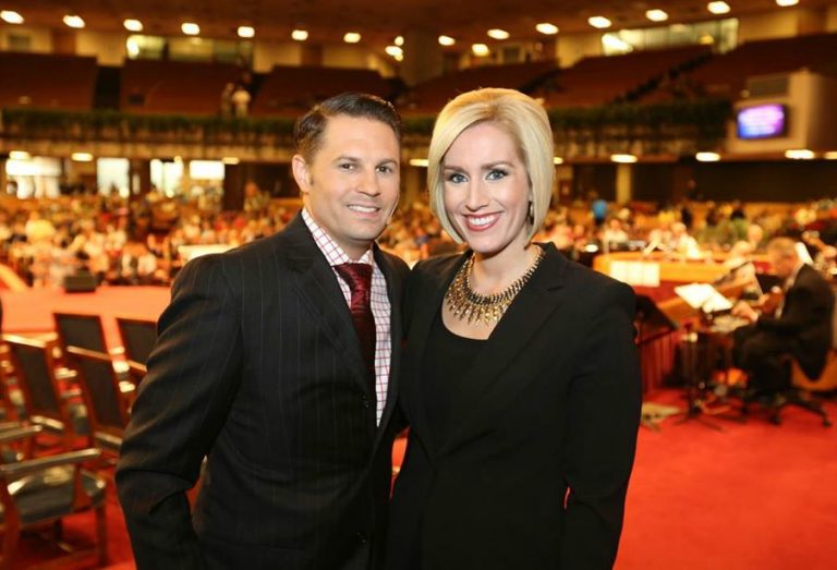Wedding Vows with Wife Jill; Father of 3 Daughter; Net Worth 2022?