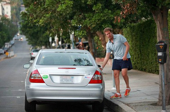 Magnus Paulin Ferrell 's father entering his car