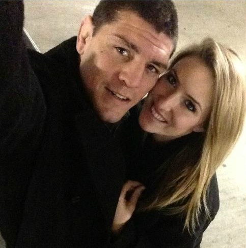 Nick Diaz făcând un selfie cu prietena sa Misty 