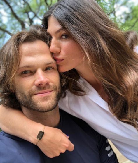 Jared Padalecki wife kissing him