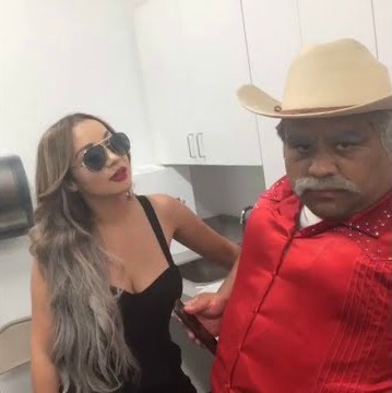 Don Cheto clicking selfie with his co-actor