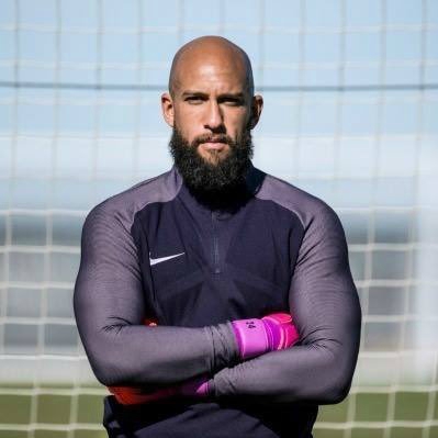 Laura Ciancola's ex-husband Tim Howard posing for a picture