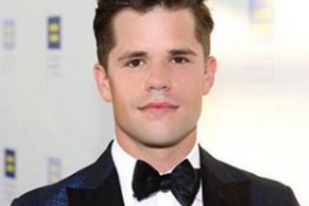 Charlie Carver