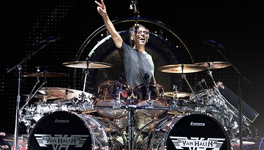 Alex Van Halen playing drum in the concert