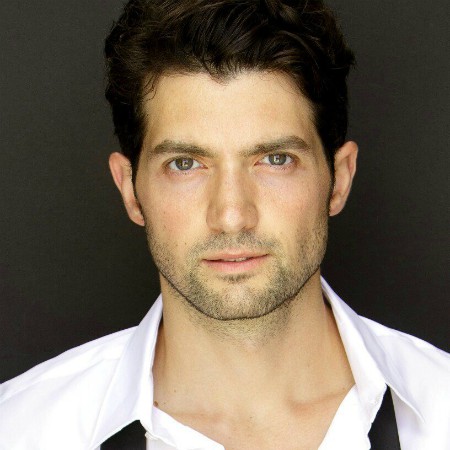 Does David Alpay have a Wife? Wiki | Age & Net Worth 2023 Does David Alpay have a Wife? Wiki | Age & Net Worth 2023