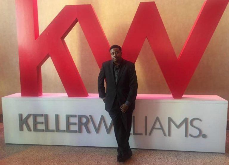 What is the Net Worth of Ross Bagley as of 2022? His Wife, Son, Height