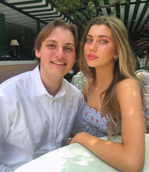 Amelie Zilber with her sibling brother