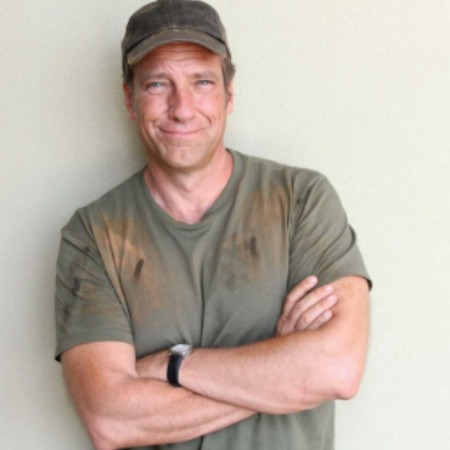 Does Mike Rowe Have a Wife? What’s His Net Worth? Does Mike Rowe Have a Wife? What’s His Net Worth?