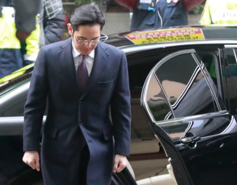 Lee Jae Yong with his car 