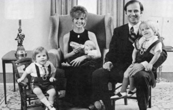 Neilia Hunter Biden with her husband Joe Biden and their kids